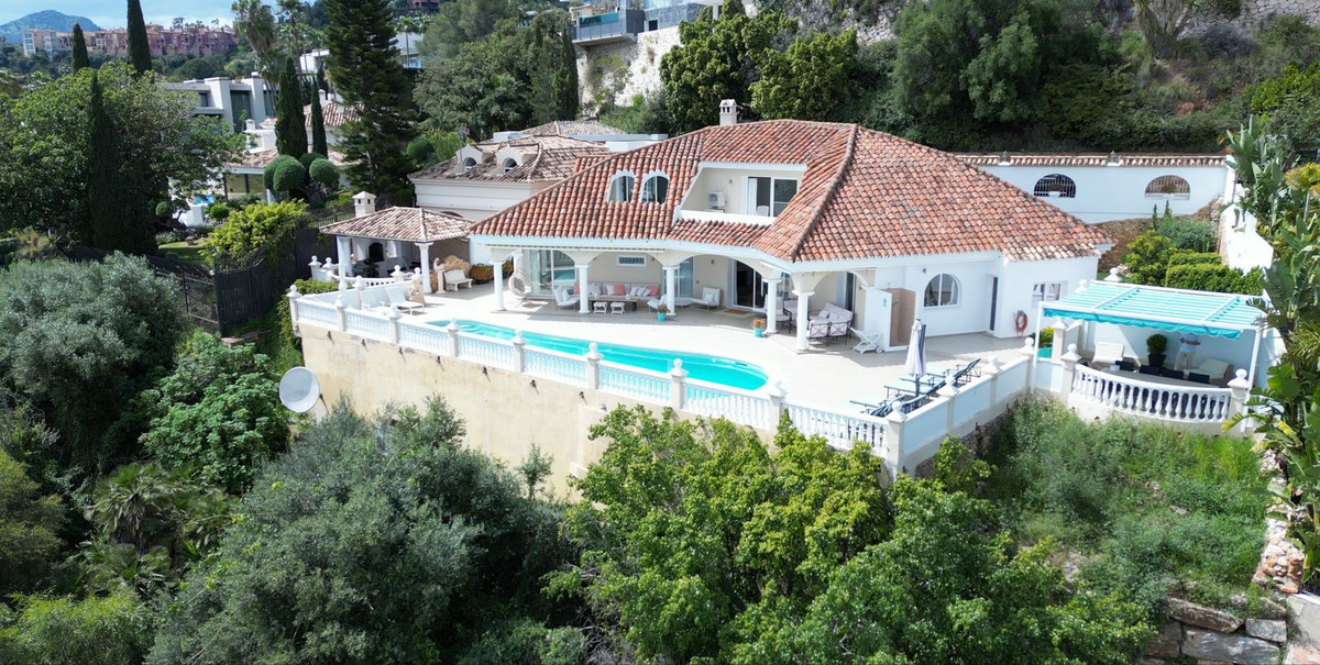 6 bedroom Villas for sale in La Quinta – R5010283