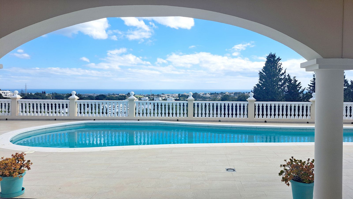 6 bedroom Villas for sale in La Quinta – R5010283