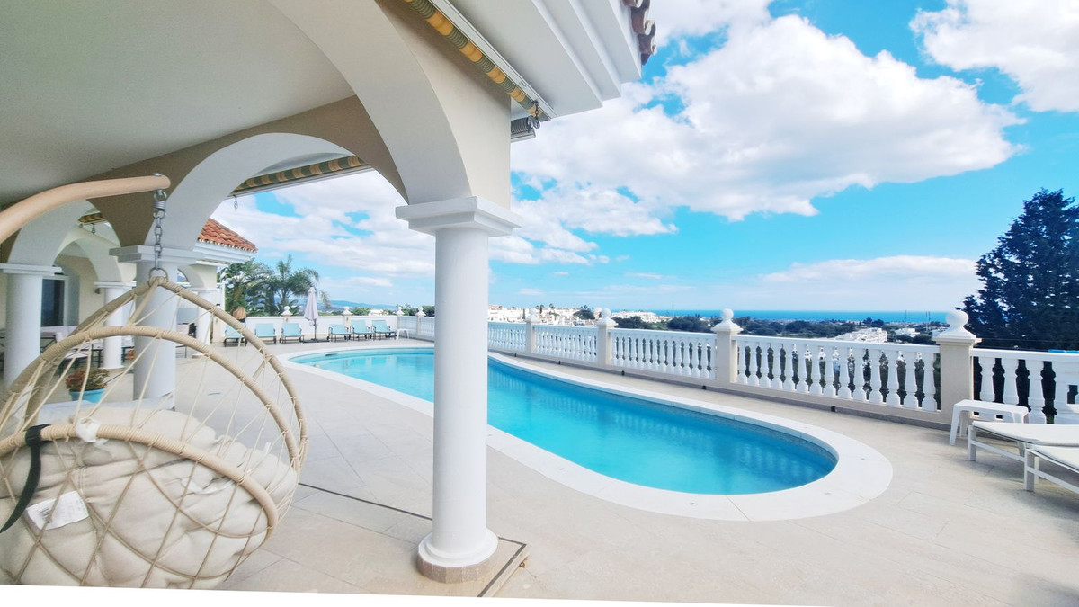 6 bedroom Villas for sale in La Quinta – R5010283