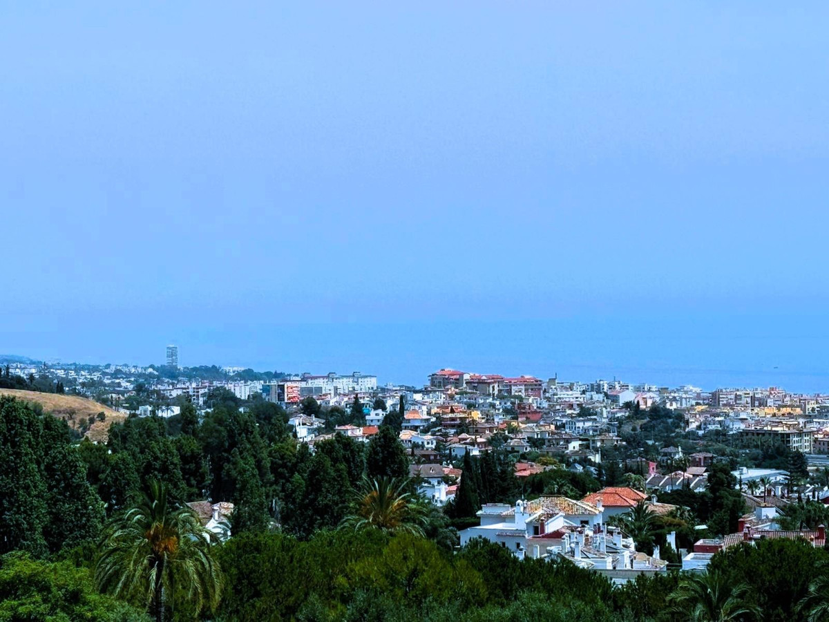 6 bedroom Villas for sale in Marbella – R5103538