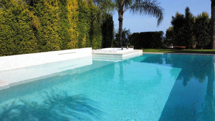 6 bedroom Villas for sale in Marbella – R5103538 in 
