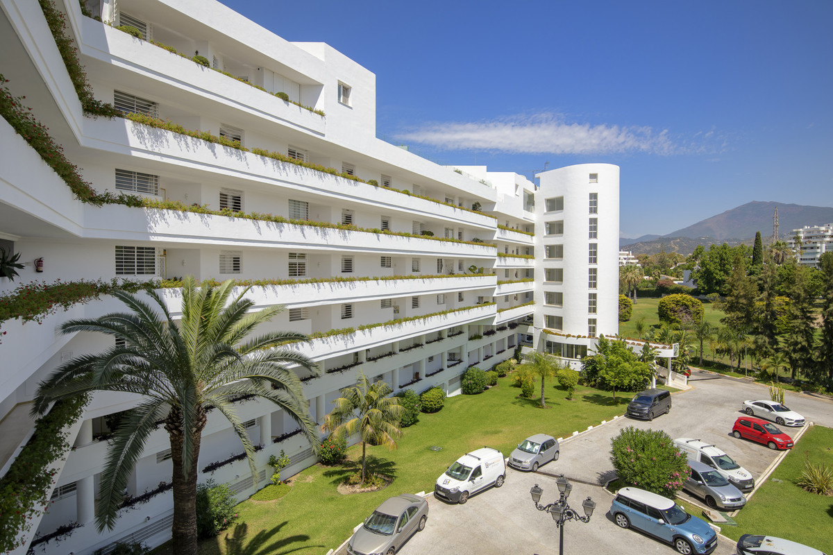 Apartamentos de 3 dormitorios en venta en Guadalmina Alta – R5117146