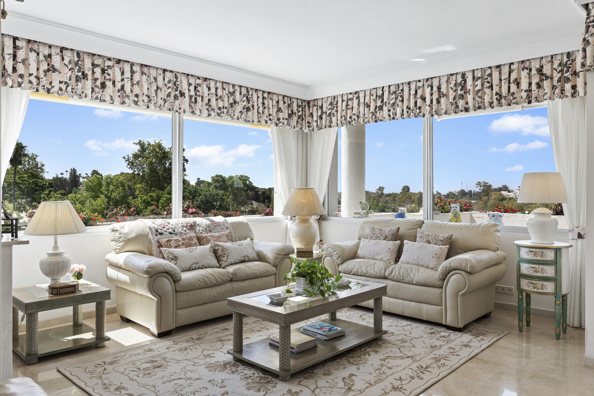 Apartamentos de 3 dormitorios en venta en Guadalmina Alta – R5117146