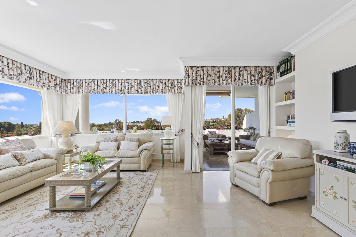 Apartamentos de 3 dormitorios en venta en Guadalmina Alta – R5117146