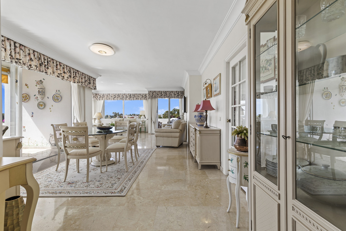 Apartamentos de 3 dormitorios en venta en Guadalmina Alta – R5117146