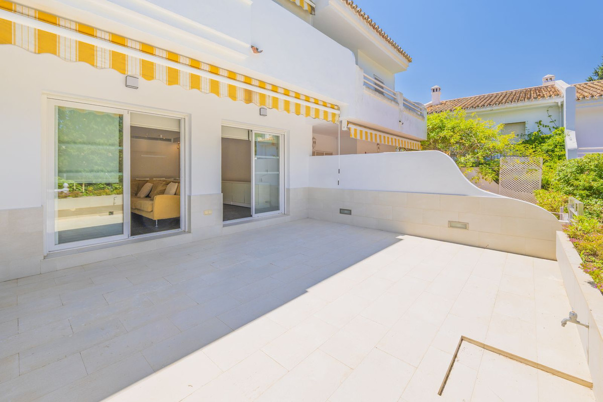 4 bedroom Semi-detached for sale in Artola – R5111371