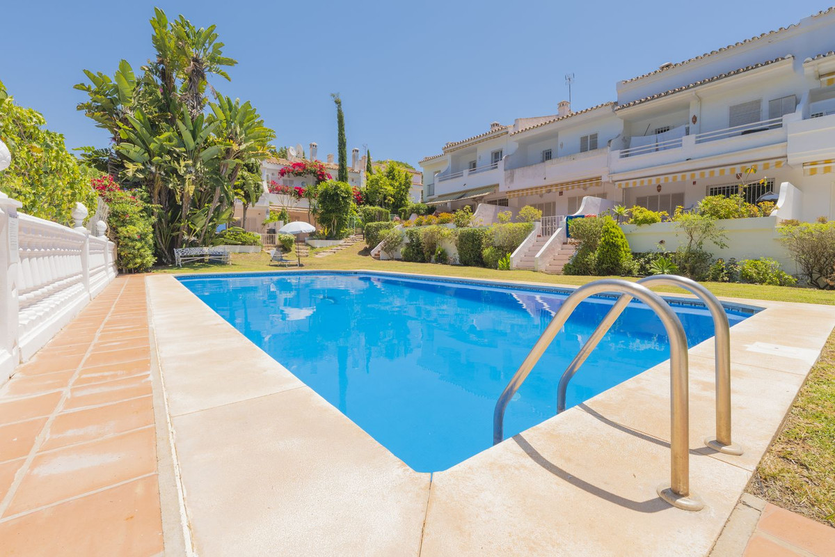 4 bedroom Semi-detached for sale in Artola – R5111371