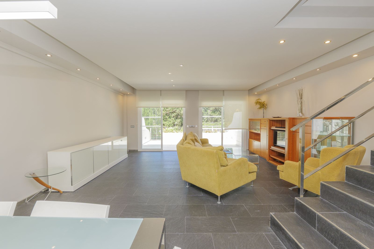 4 bedroom Semi-detached for sale in Artola – R5111371