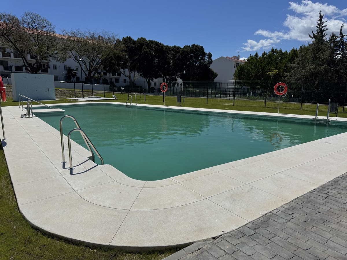 Aticos de 3 dormitorios en venta en Selwo – R4905823
