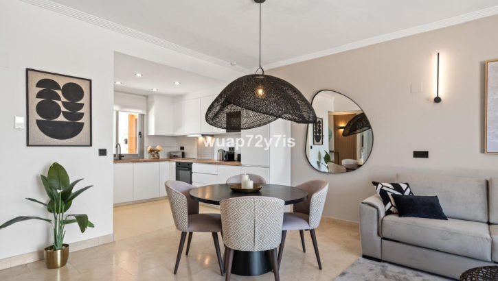 Aticos de 2 dormitorios en venta en Selwo – R5124094 en 
