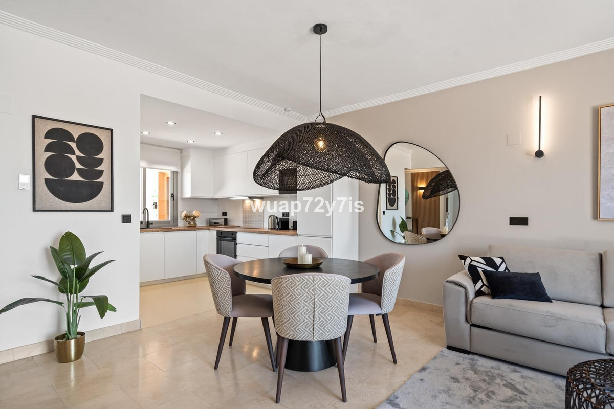 Aticos de 2 dormitorios en venta en Selwo – R5124094