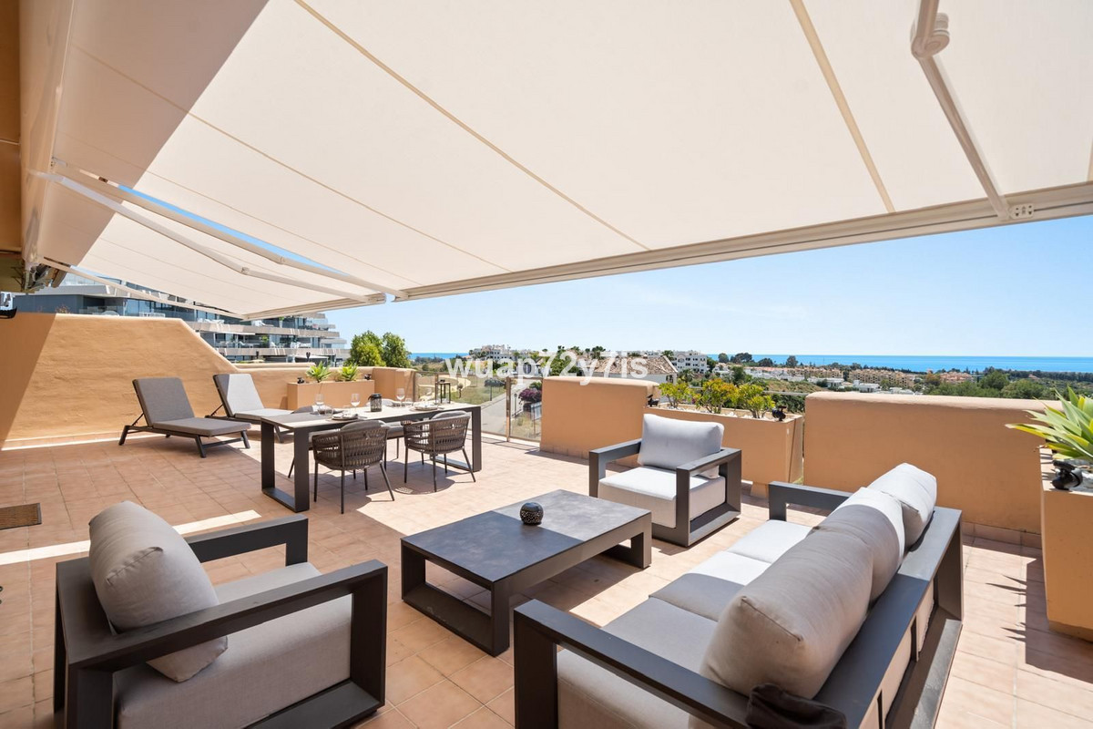 Aticos de 2 dormitorios en venta en Selwo – R5124094