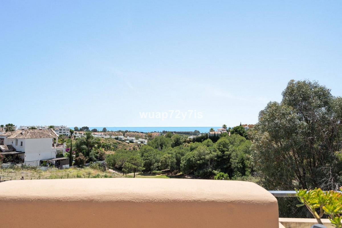 Aticos de 2 dormitorios en venta en Selwo – R5124094