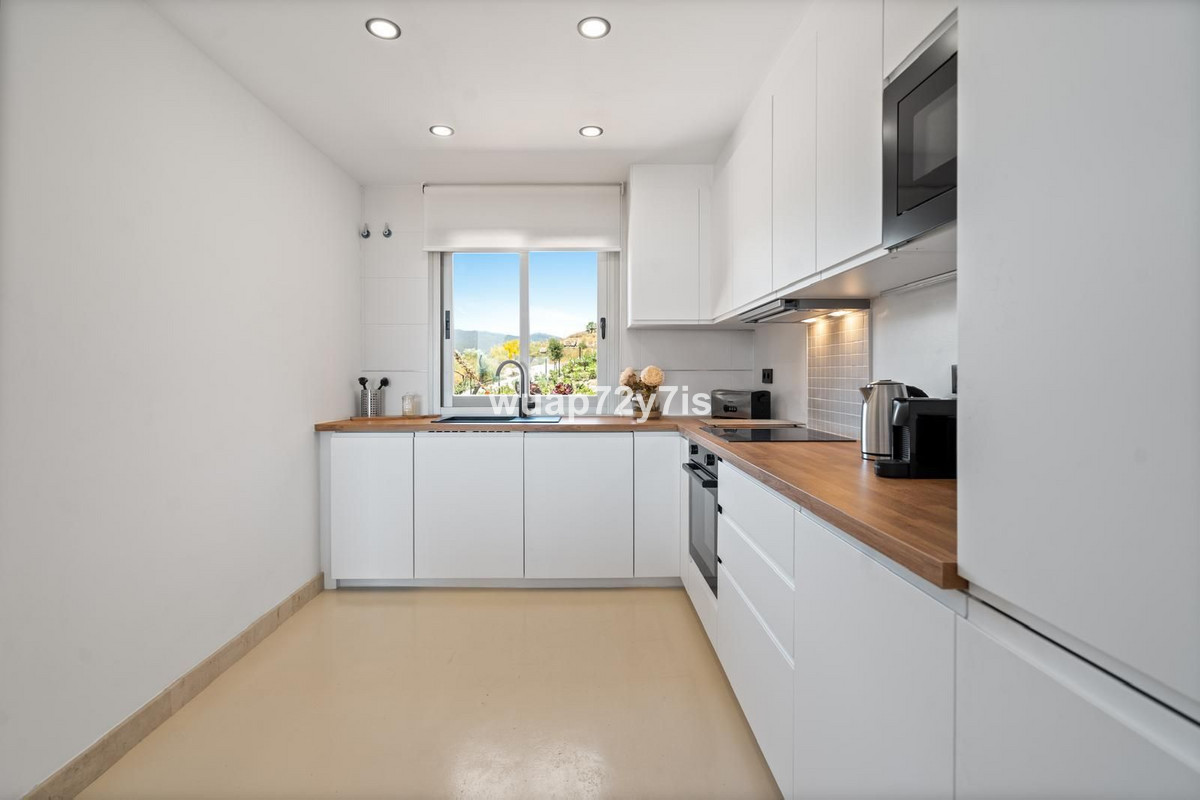 Aticos de 2 dormitorios en venta en Selwo – R5124094