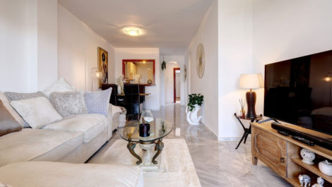 Apartamentos de 2 dormitorios en venta en Calahonda – R5107957