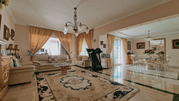 Villas de 5 dormitorios en venta en Guadalmina Baja – R5110717 en 