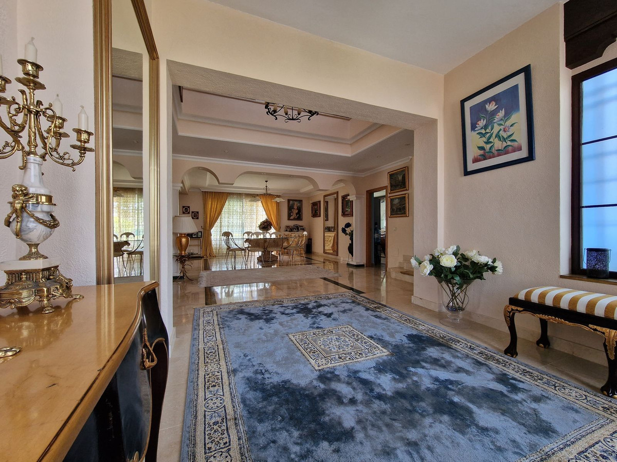 Villas de 5 dormitorios en venta en Guadalmina Baja – R5110717