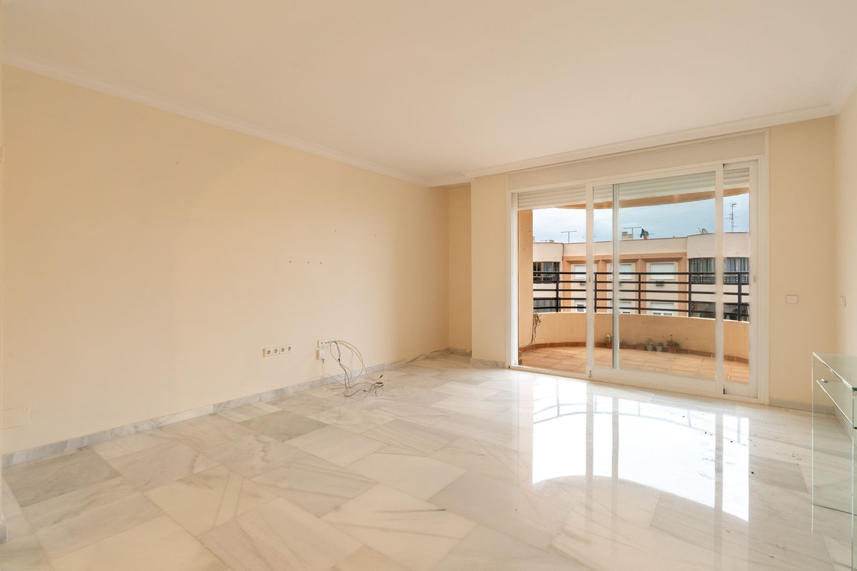 3 bedroom Apartments for sale in Marbella – R5120596