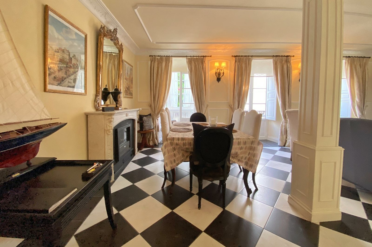 4 bedroom Penthouses for sale in Marbella – R5120641