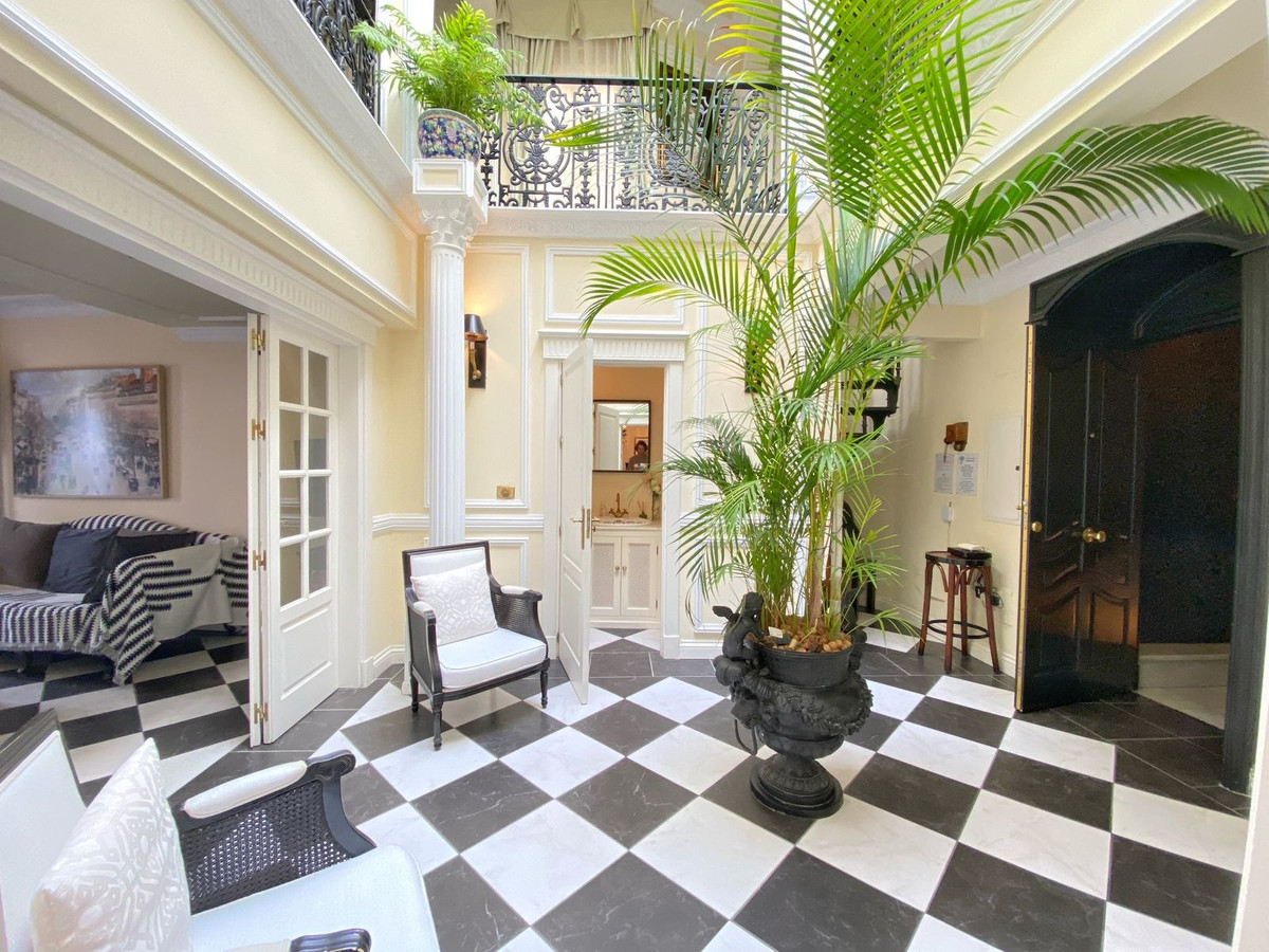 4 bedroom Penthouses for sale in Marbella – R5120641