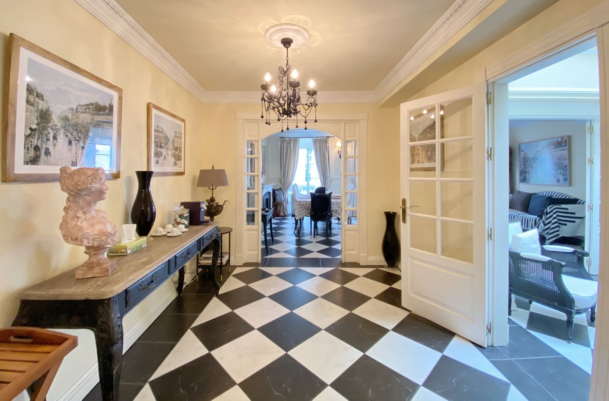 4 bedroom Penthouses for sale in Marbella – R5120641