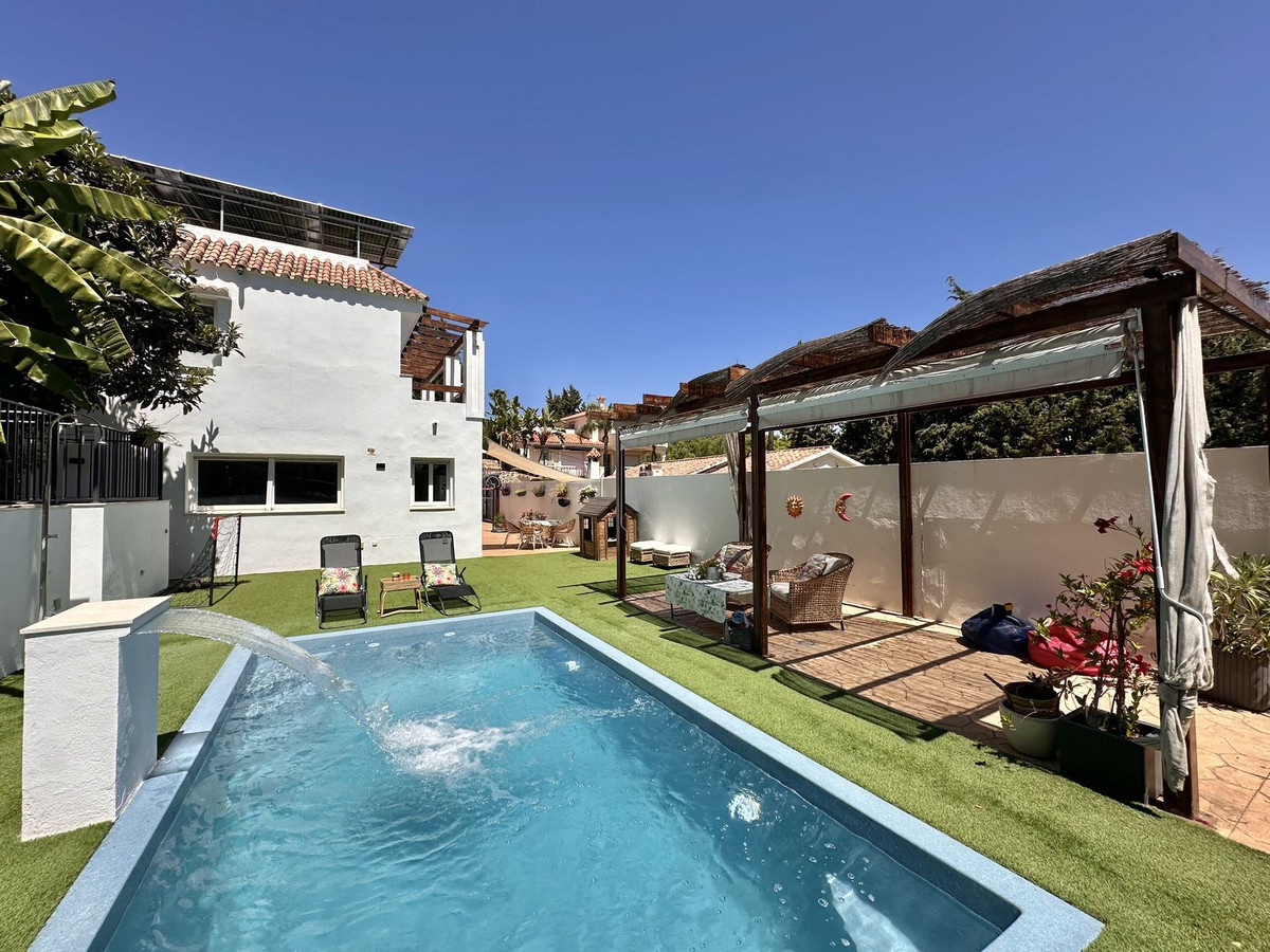 3 bedroom Villas for sale in Marbella – R5119975