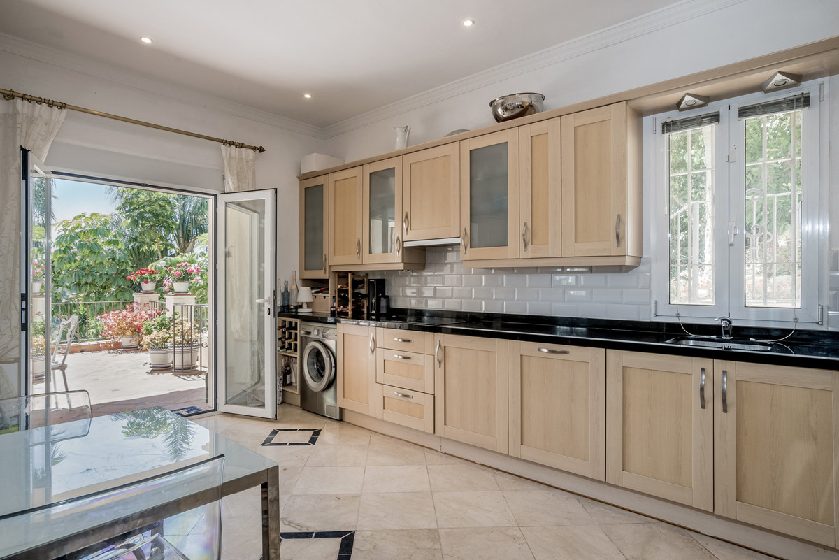 Villas de 5 dormitorios en venta en Los Arqueros – R4860253