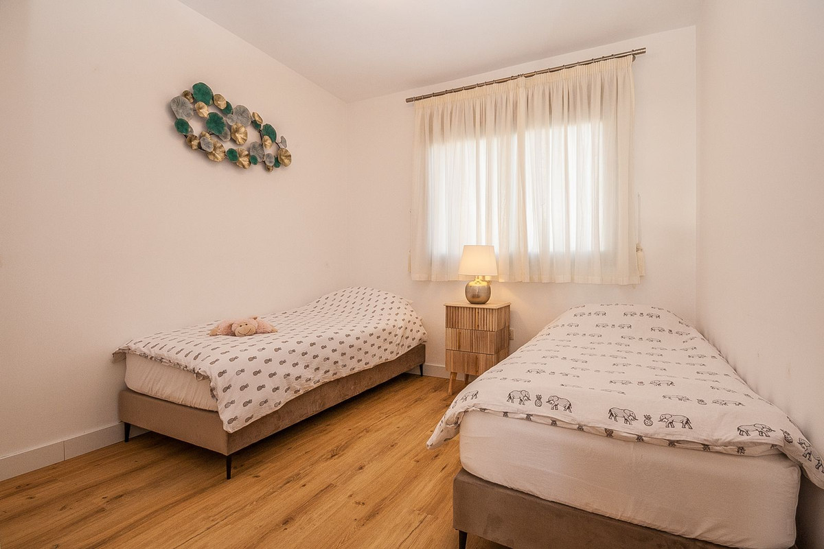 2 bedroom Apartments for sale in La Cala de Mijas – R5124061