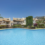 Adosados de 4 dormitorios en venta en Marbella – R5079868