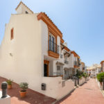Adosados de 4 dormitorios en venta en Marbella – R5079868