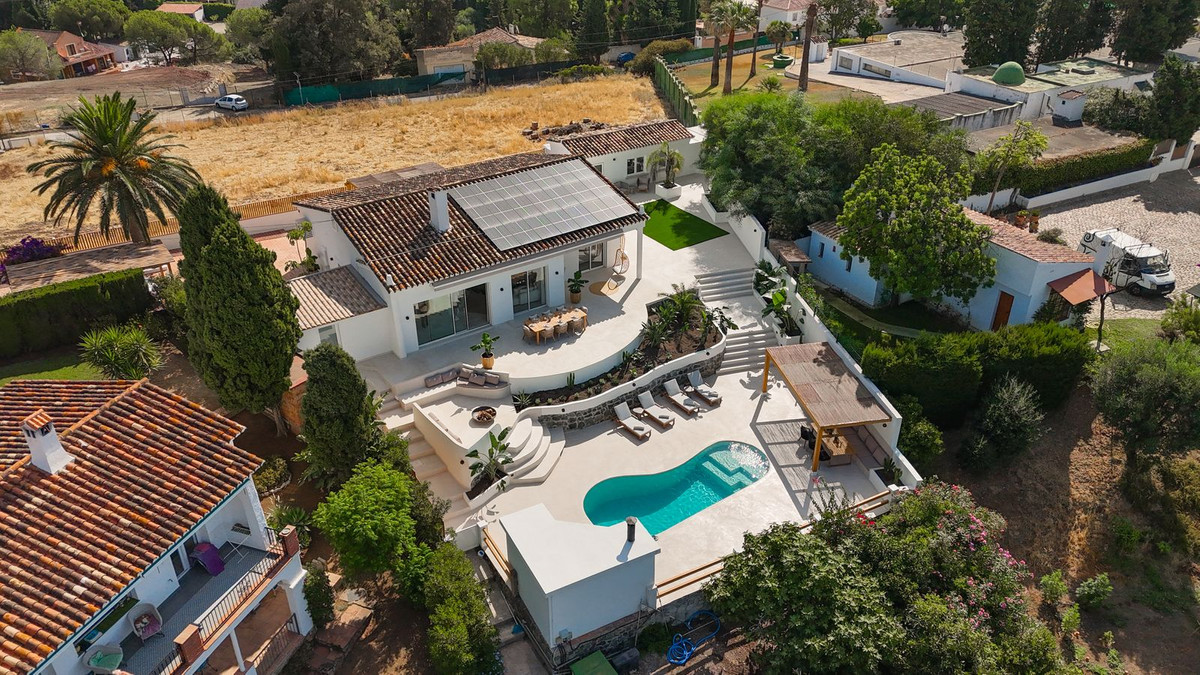 Villas de 4 dormitorios en venta en Guadalmina Alta – R5121763