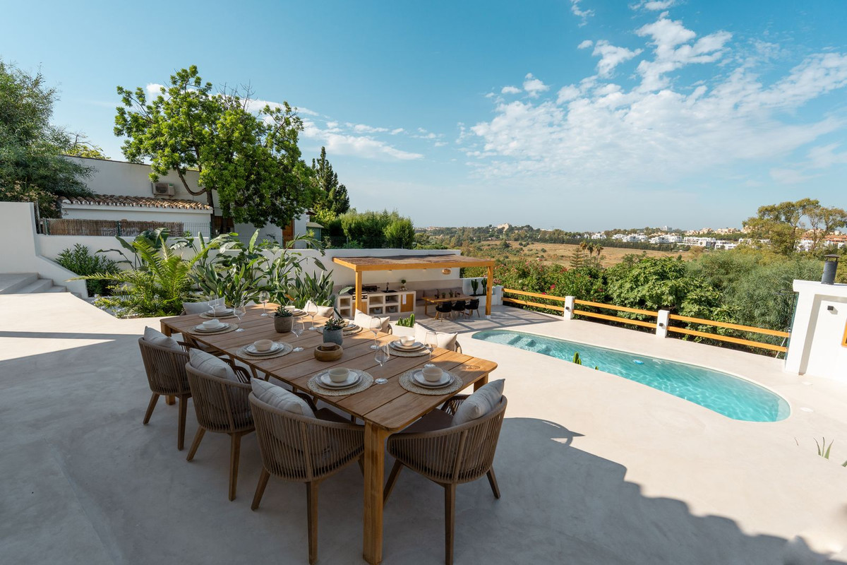 Villas de 4 dormitorios en venta en Guadalmina Alta – R5121763
