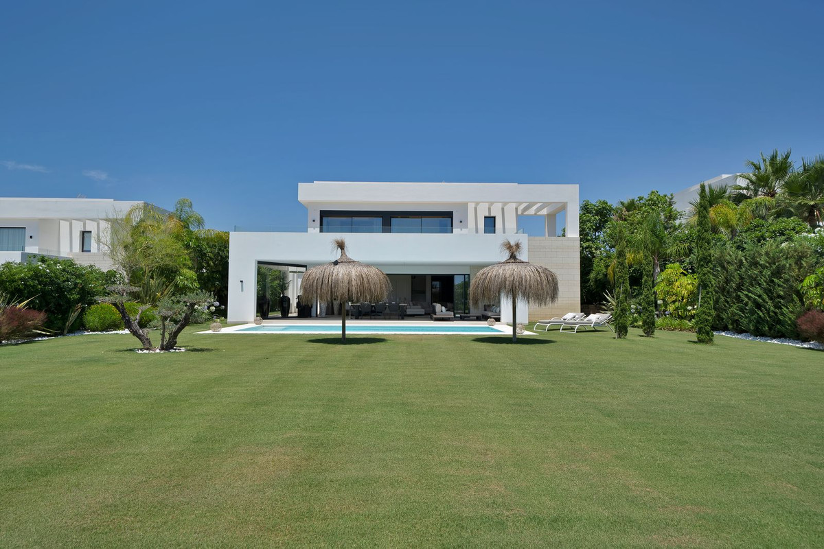 Villas de 4 dormitorios en venta en Mijas – R5117032