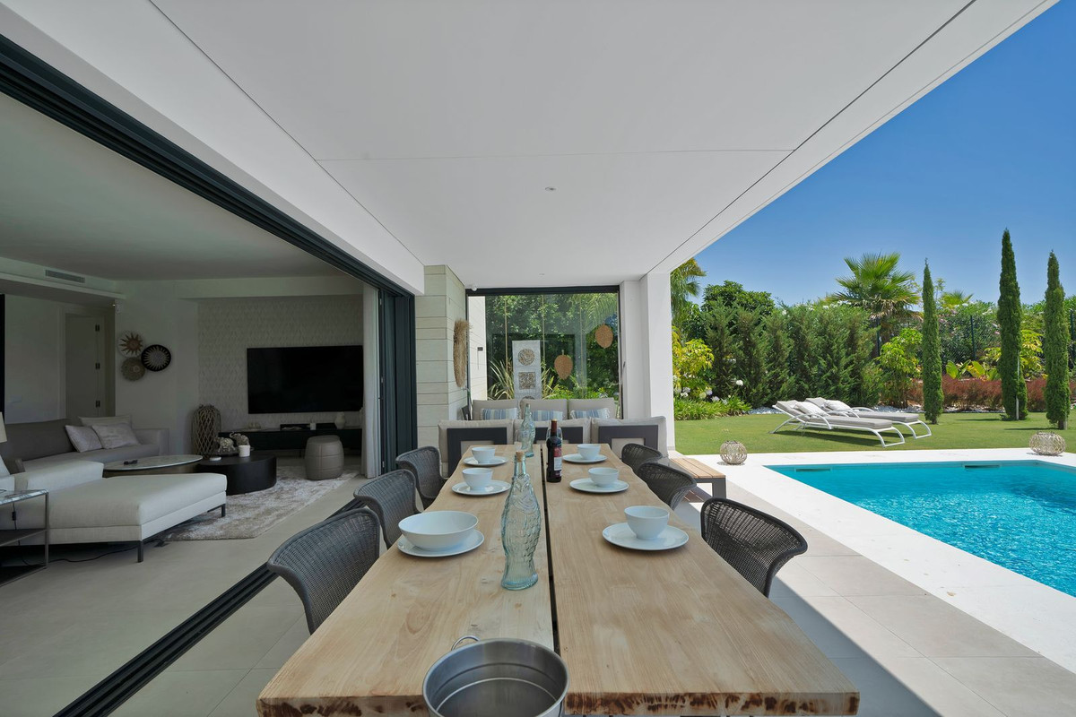 Villas de 4 dormitorios en venta en Mijas – R5117032