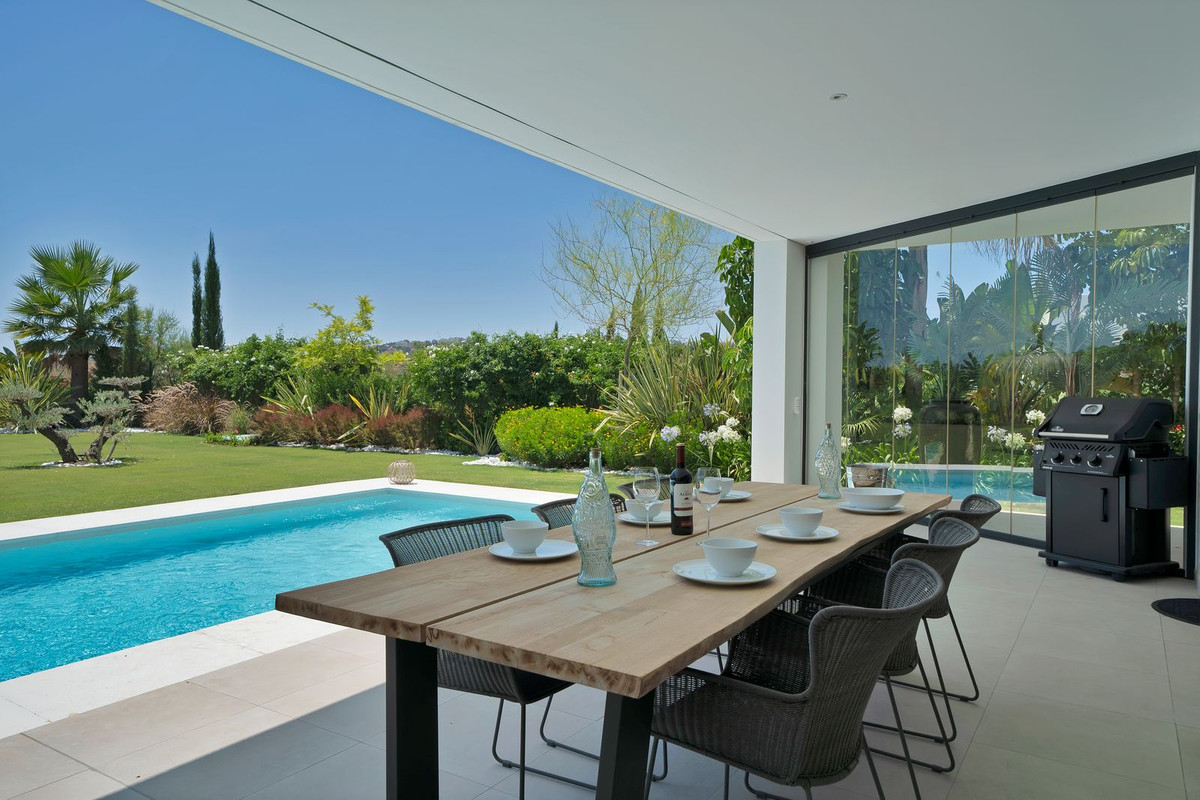 Villas de 4 dormitorios en venta en Mijas – R5117032