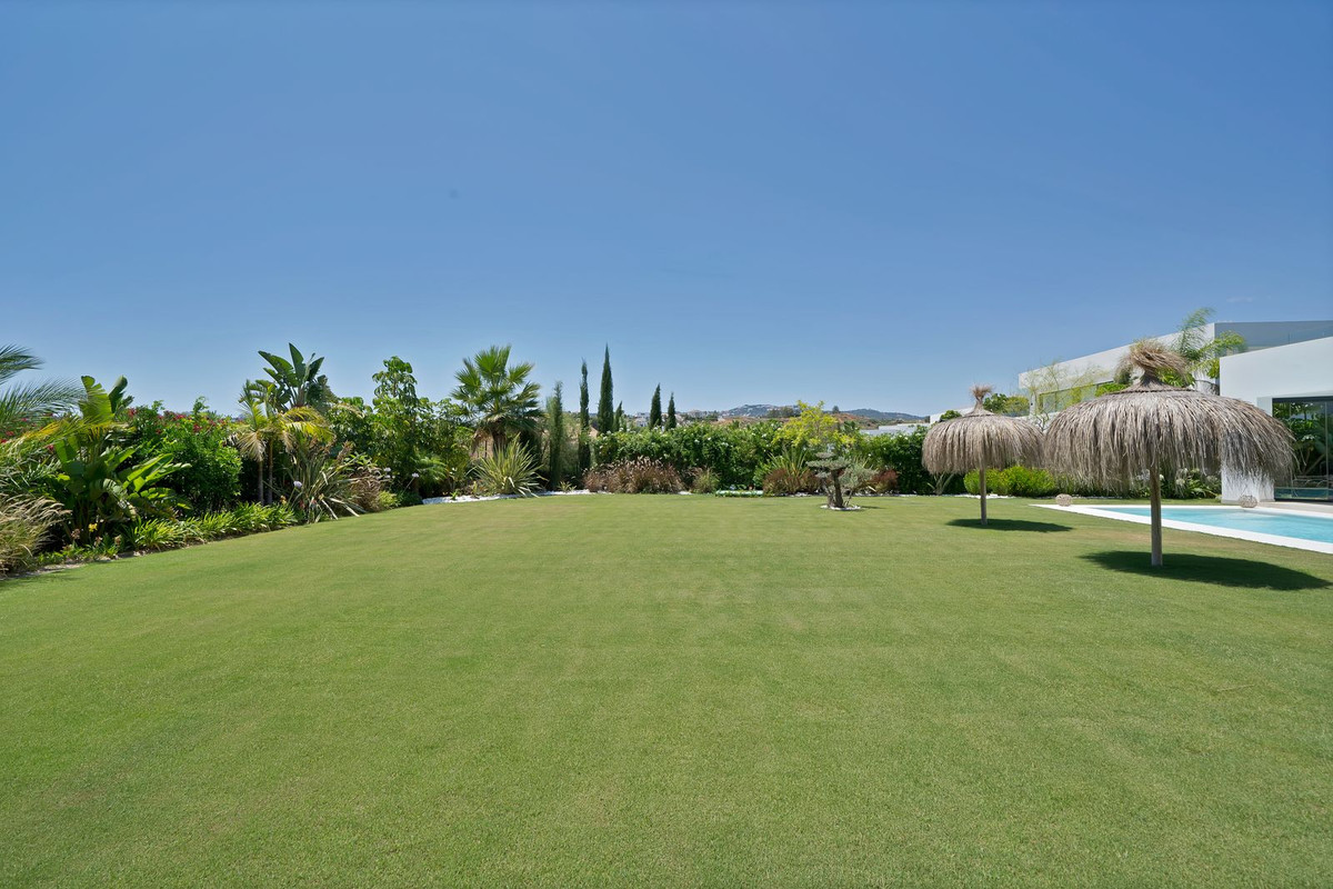 Villas de 4 dormitorios en venta en Mijas – R5117032