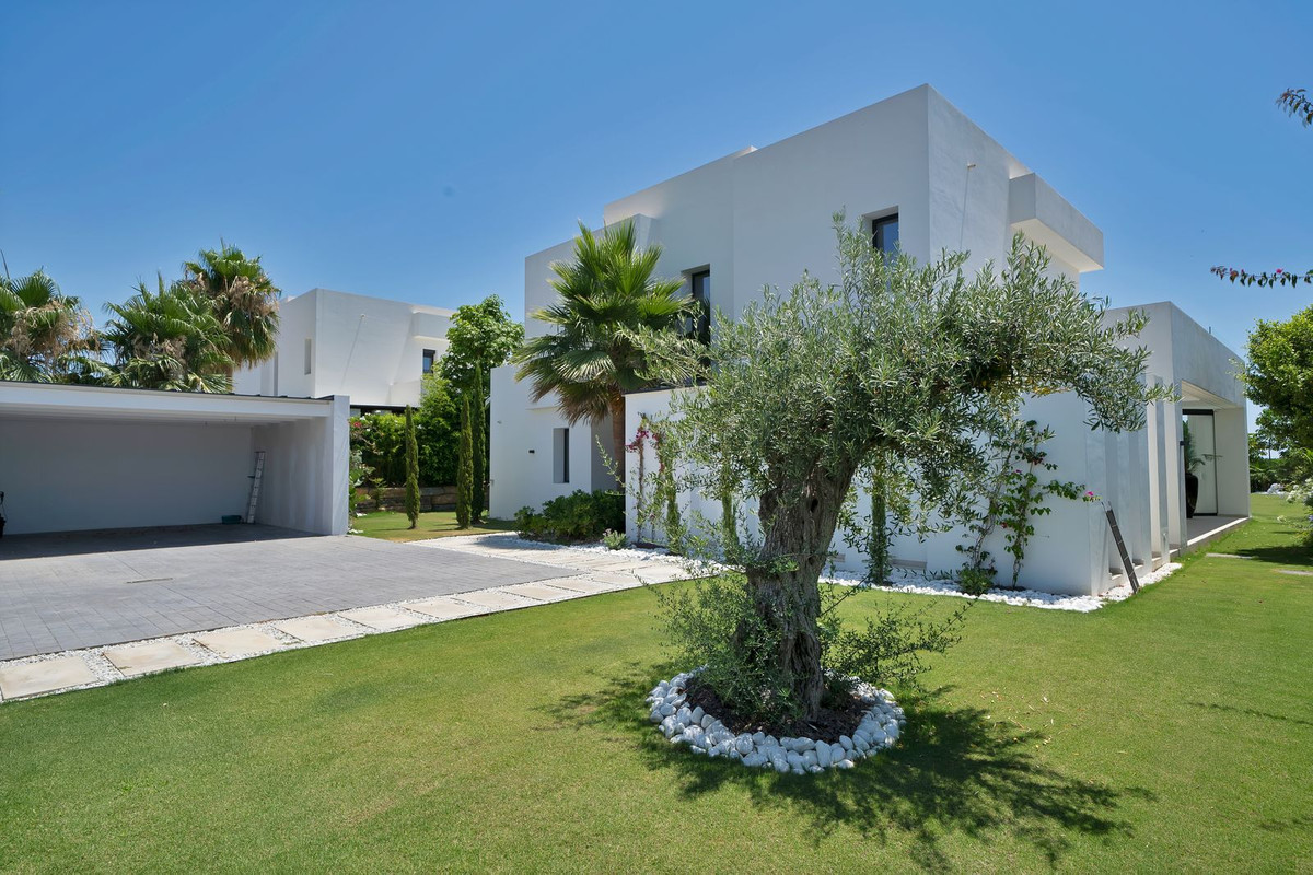Villas de 4 dormitorios en venta en Mijas – R5117032