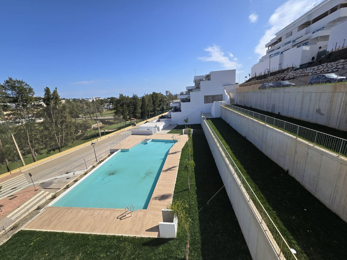 3 bedroom Apartments for sale in La Cala de Mijas – R4967056