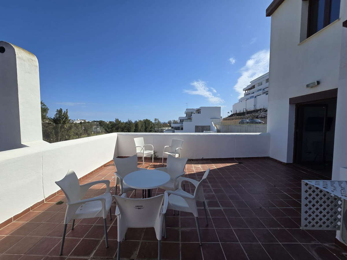 3 bedroom Apartments for sale in La Cala de Mijas – R4967056
