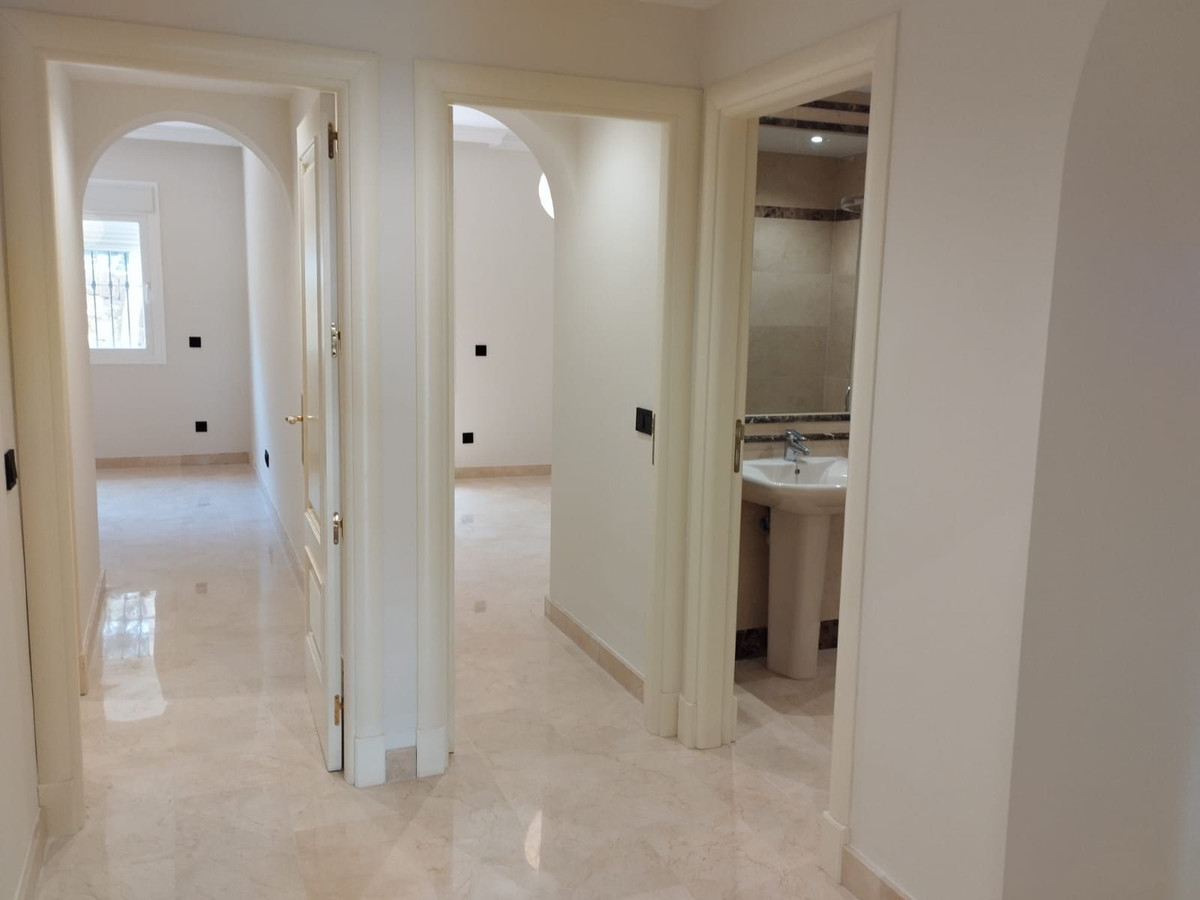 3 bedroom Apartments for sale in Marbella – R5108431