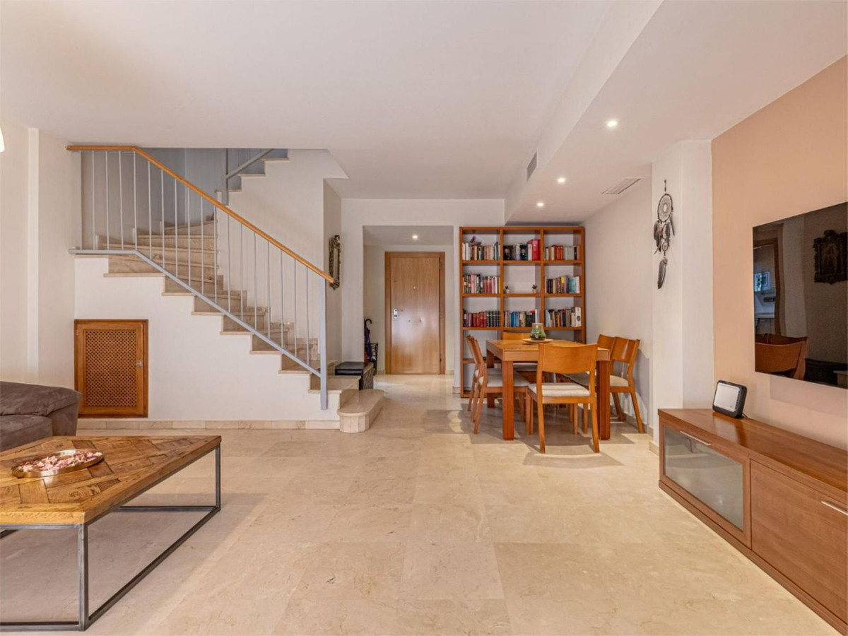 Pareados de 3 dormitorios en venta en Marbella – R5111407