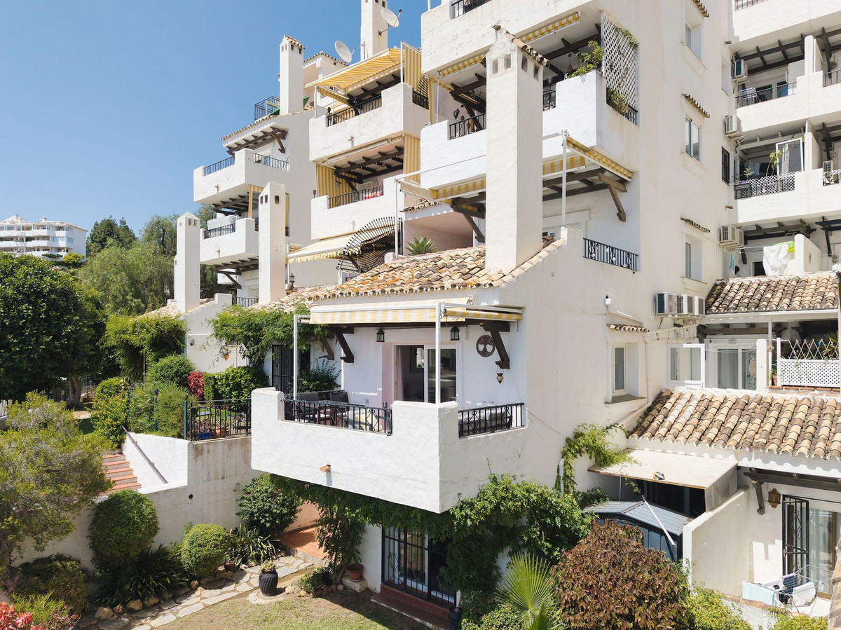 2 bedroom Apartments for sale in Calahonda – R5122036