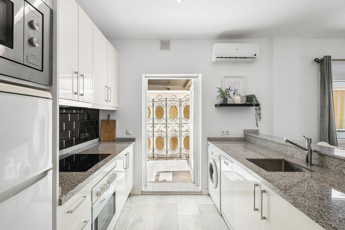 2 bedroom Apartments for sale in Calahonda – R5122036