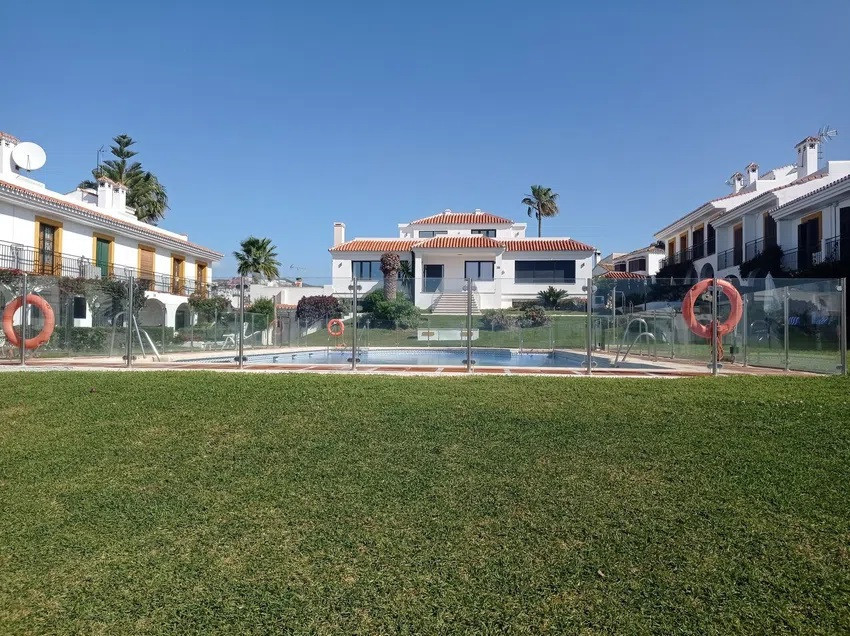 4 bedroom Townhouses for sale in Calahonda – R5118289