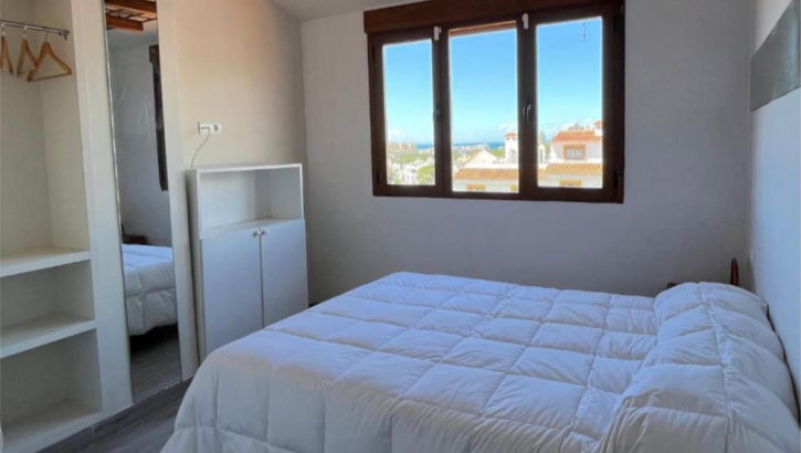 Adosados de 4 dormitorios en venta en Calahonda – R5118289 en 