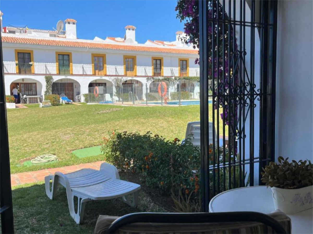 4 bedroom Townhouses for sale in Calahonda – R5118289