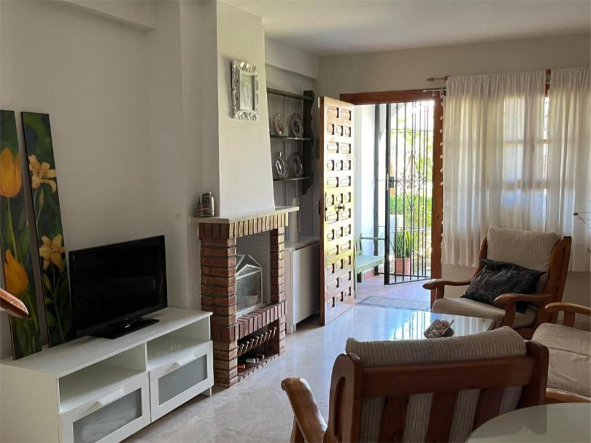 4 bedroom Townhouses for sale in Calahonda – R5118289
