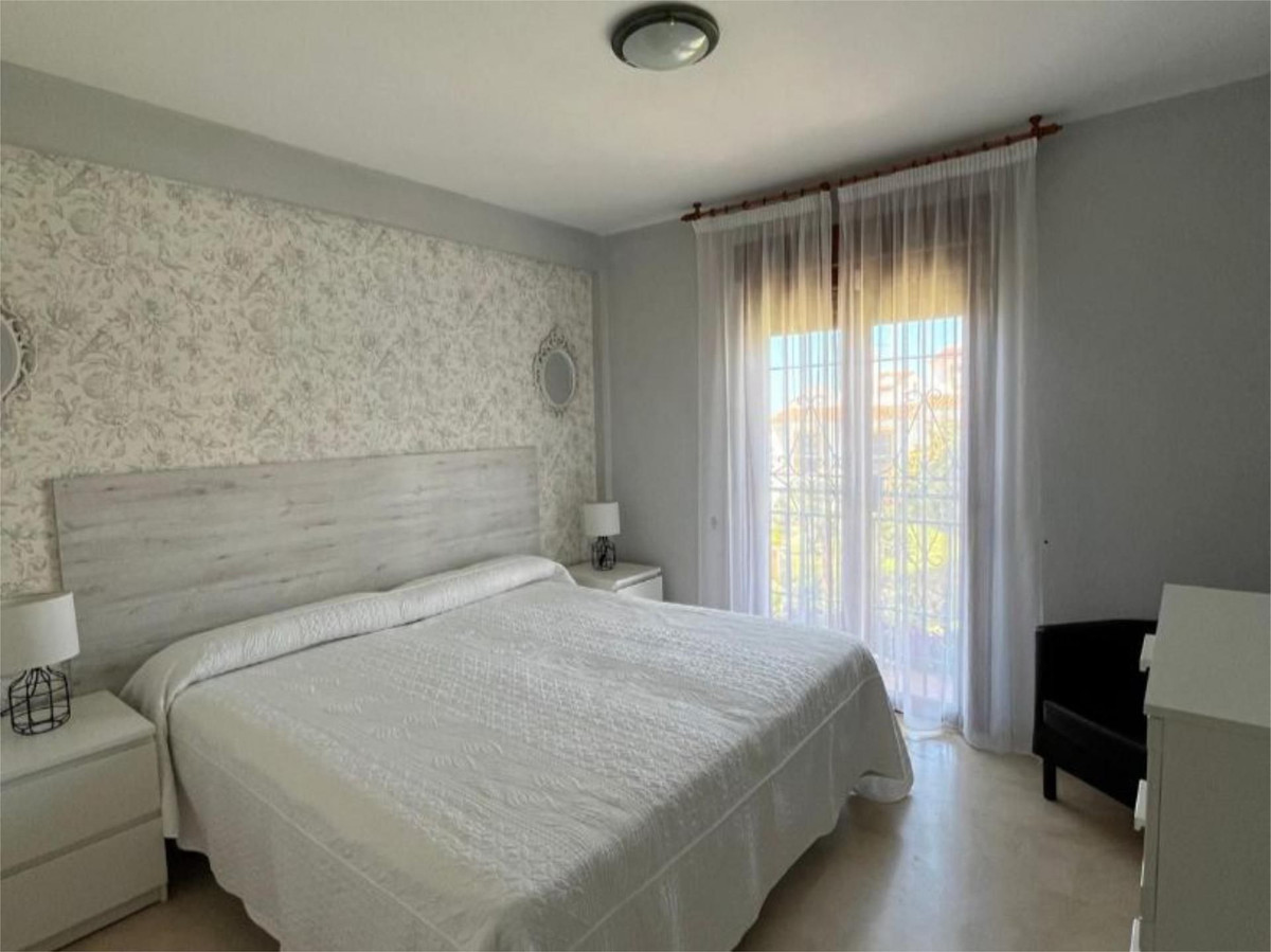4 bedroom Townhouses for sale in Calahonda – R5118289