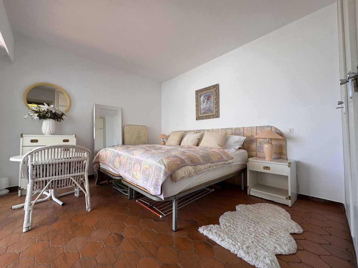 1 bedroom Apartments for sale in Marbella – R5112283