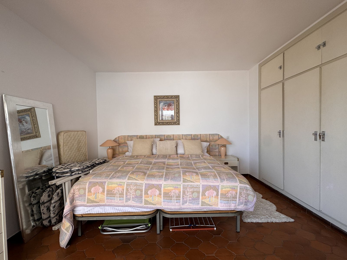 1 bedroom Apartments for sale in Marbella – R5112283